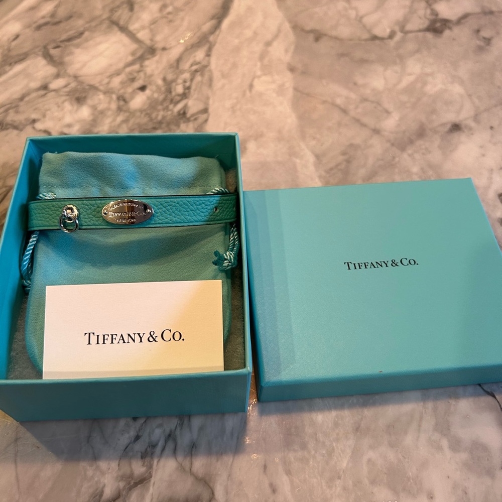Tiffany & Co single wrap leather bracelet